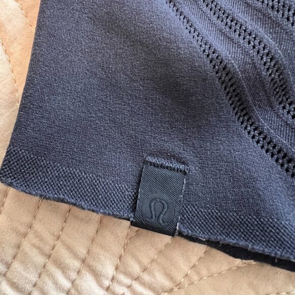 Lululemon Enlighten Crop Cadet Blue - Picture 8 of 9